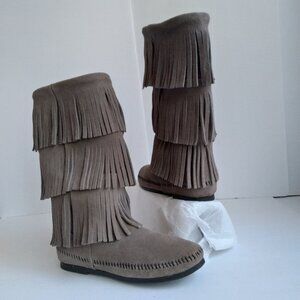 Minnetonka NWOB Grey Suede 3 Fringed Layers on Mid-Calf Pull-On Boots Sz 7